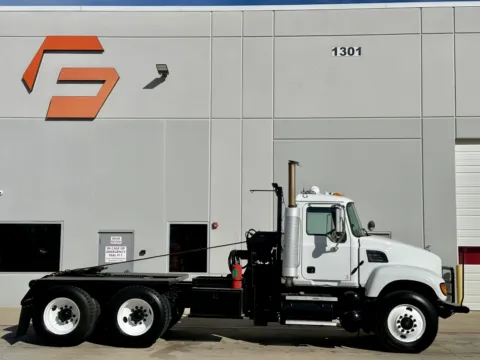 Another view of 2006 MACK GRANITE for sale in Hutchins, TX at Forge Truck Centers - Texas
