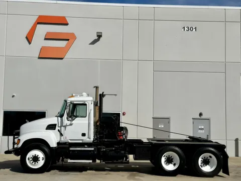 More photos of 2006 MACK GRANITE at Forge Truck Centers - Texas, TX