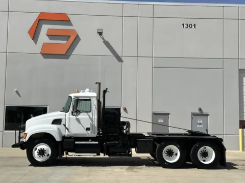 More photos of 2006 MACK GRANITE at Forge Truck Centers - Texas, TX