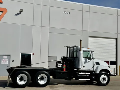 More photos of 2006 MACK GRANITE at Forge Truck Centers - Texas, TX