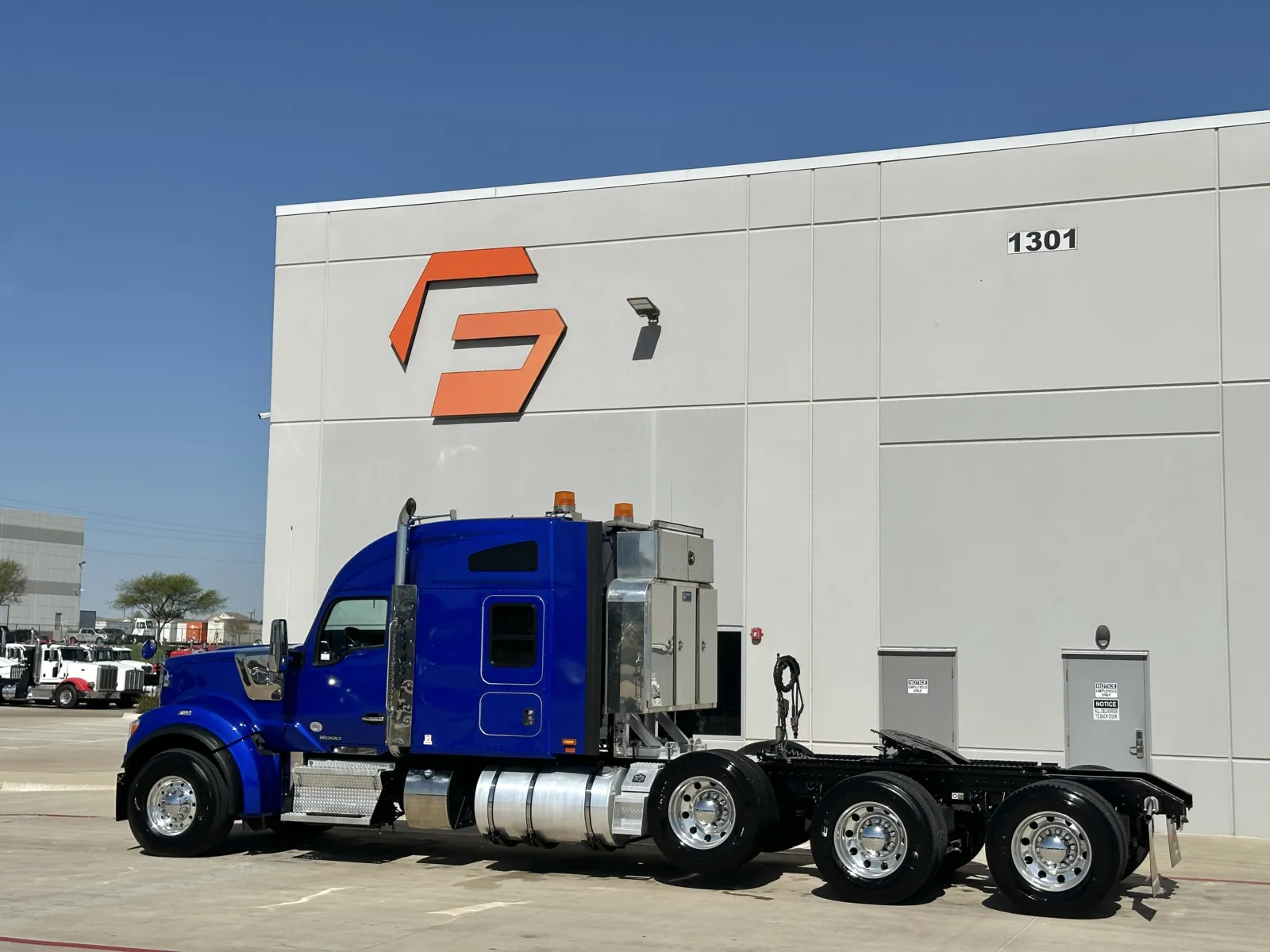 2022 Kenworth W990 - image 6