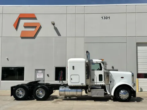 Another view of 2008 PETERBILT 388 for sale in Hutchins, TX at Forge Truck Centers - Texas