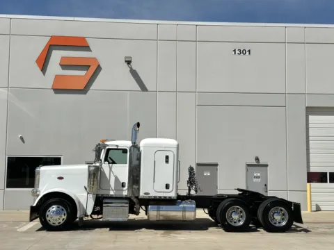 More photos of 2008 PETERBILT 388 at Forge Truck Centers - Texas, TX