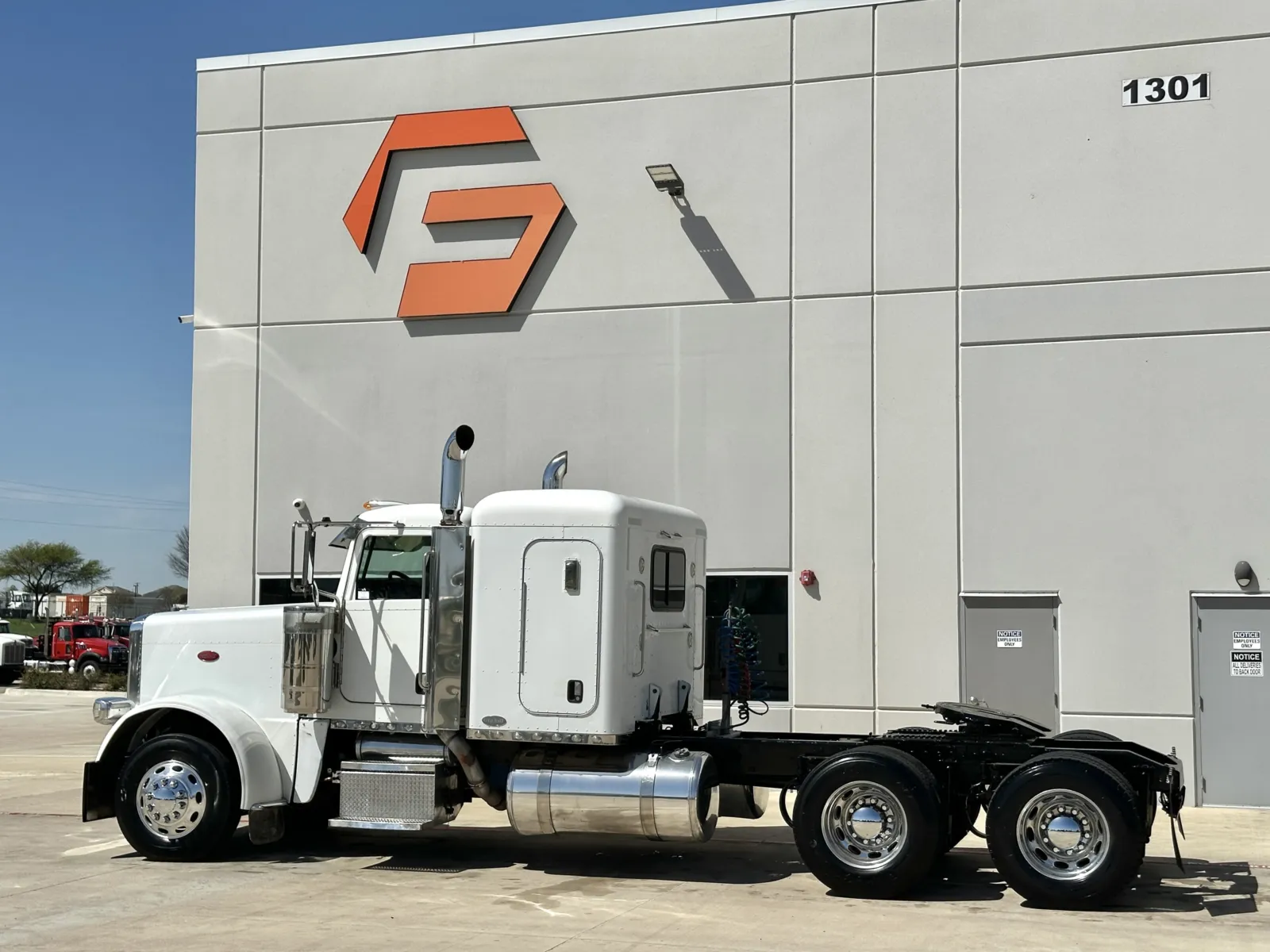 2008 Peterbilt - image 6