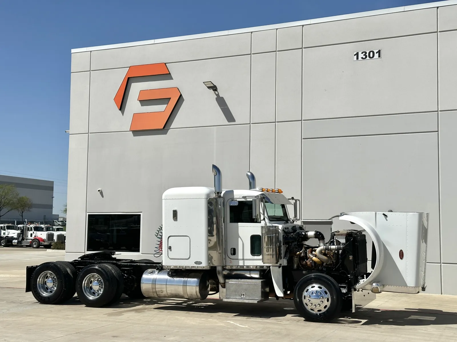 2008 Peterbilt - image 9