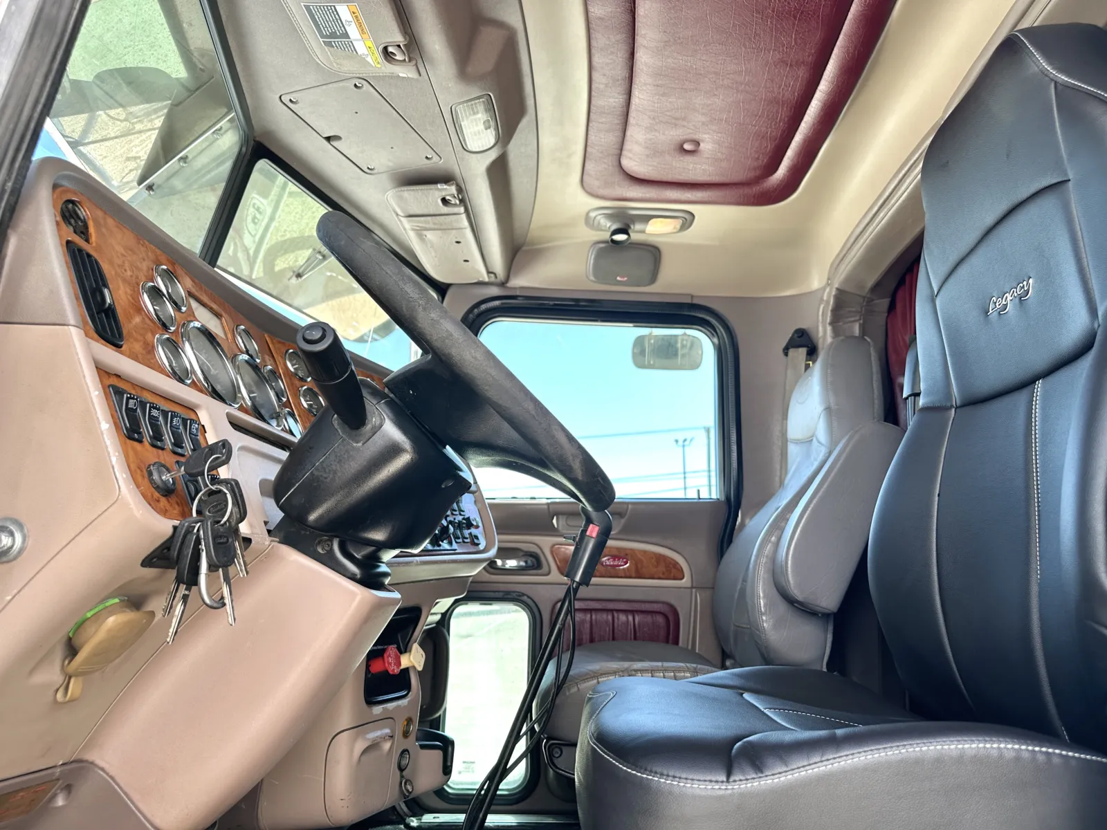 2008 Peterbilt - image 14