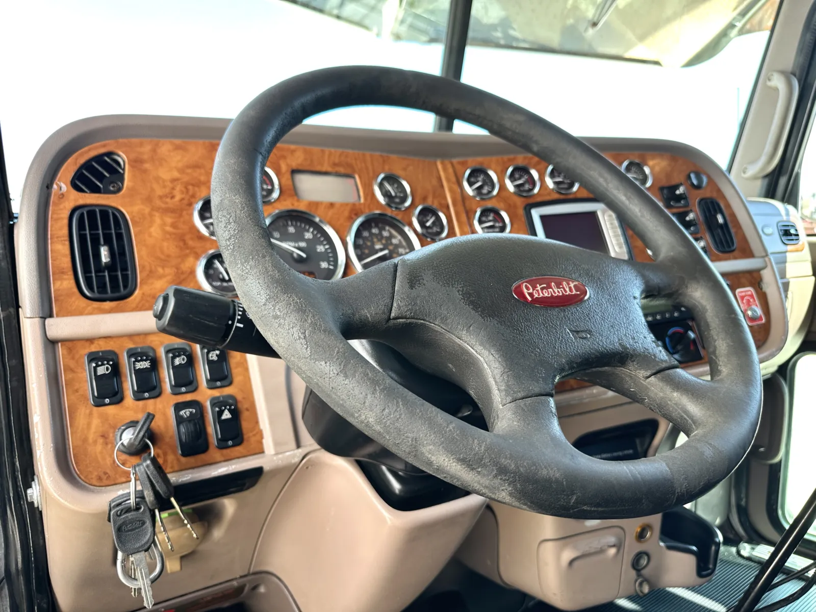 2008 Peterbilt - image 15