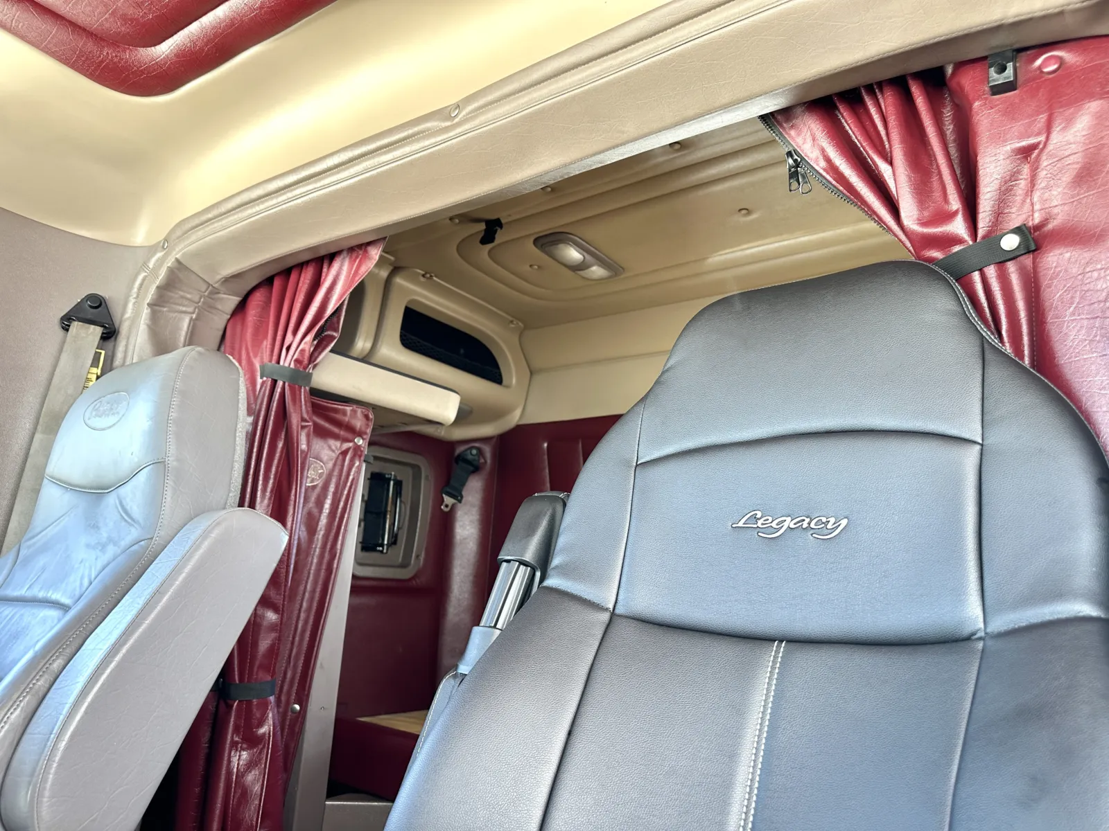 2008 Peterbilt - image 20