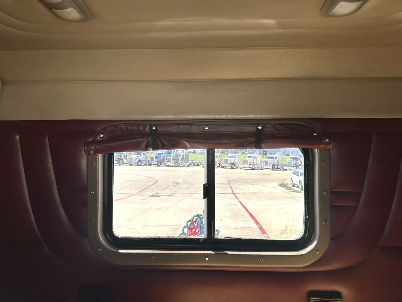 2008 Peterbilt - image 23