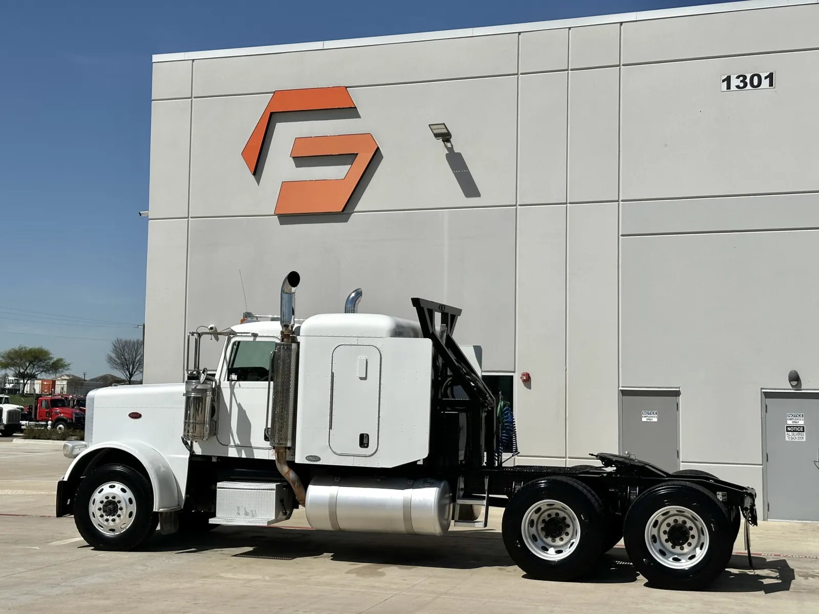 2008 Peterbilt - image 6