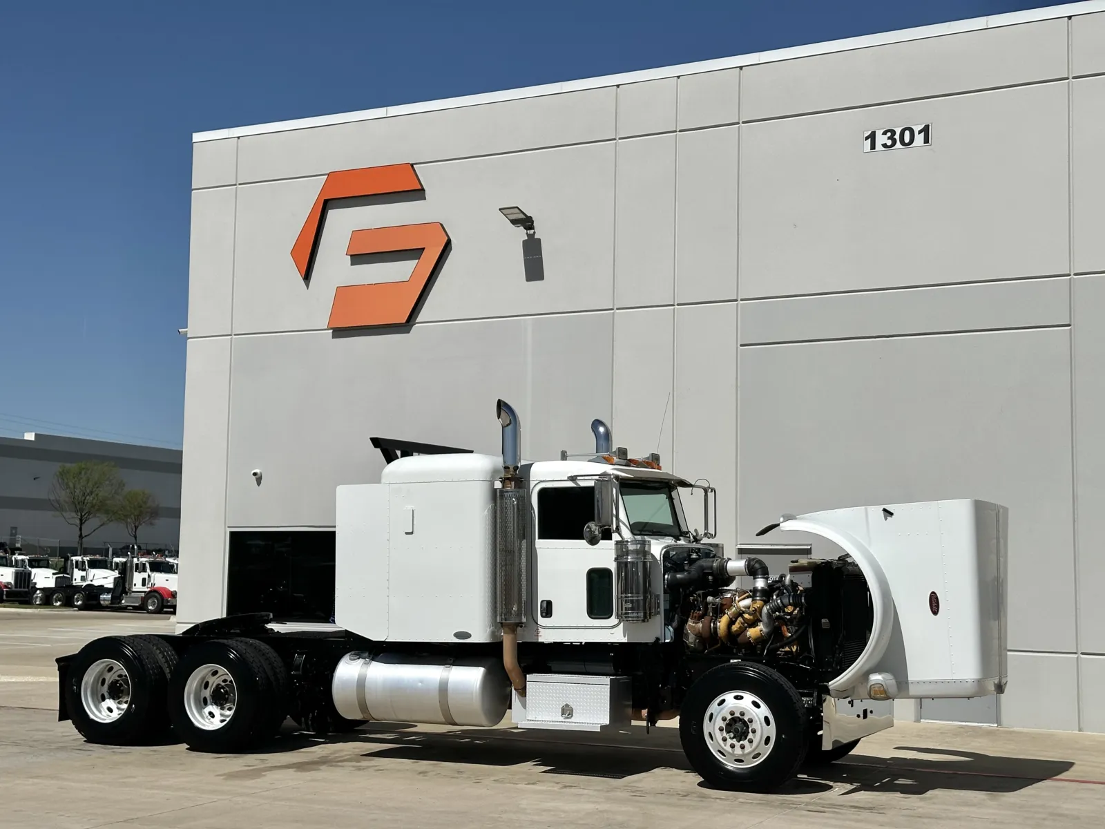 2008 Peterbilt - image 9