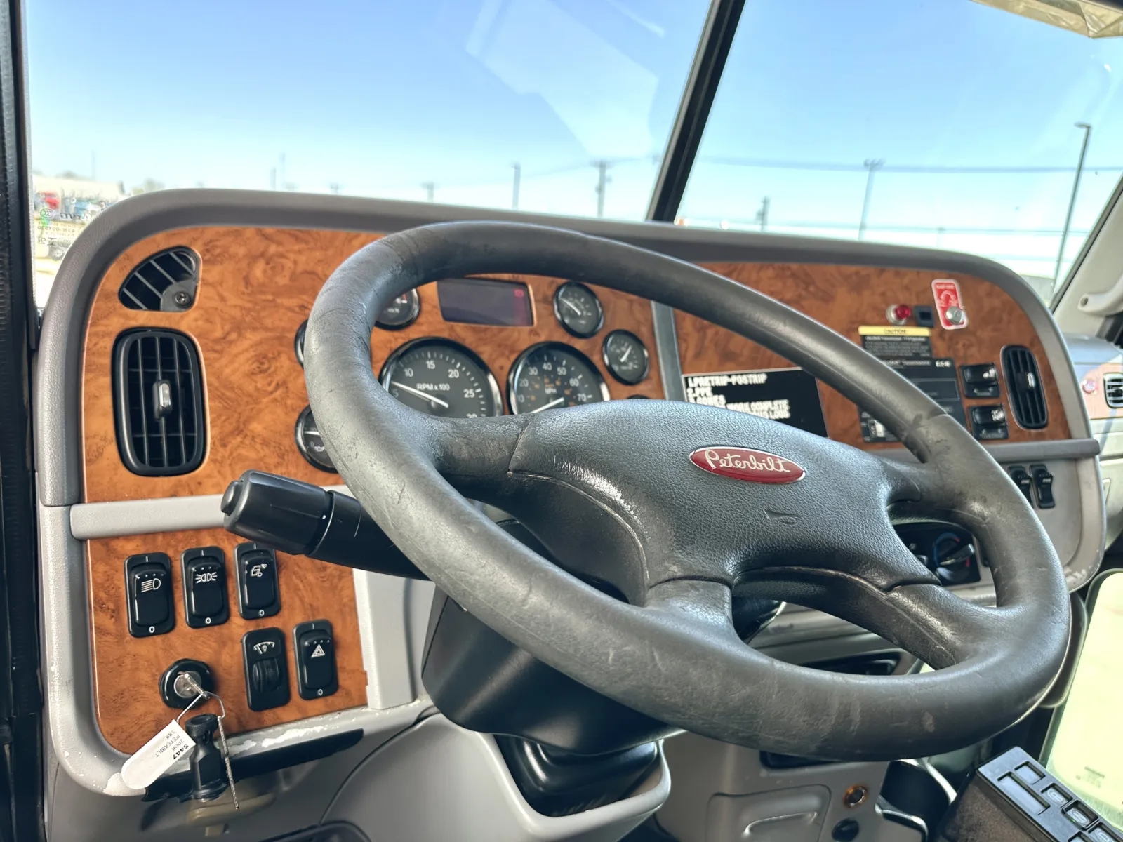 2008 Peterbilt - image 15