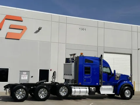 More photos of 2022 KENWORTH W990 at Forge Truck Centers - Texas, TX