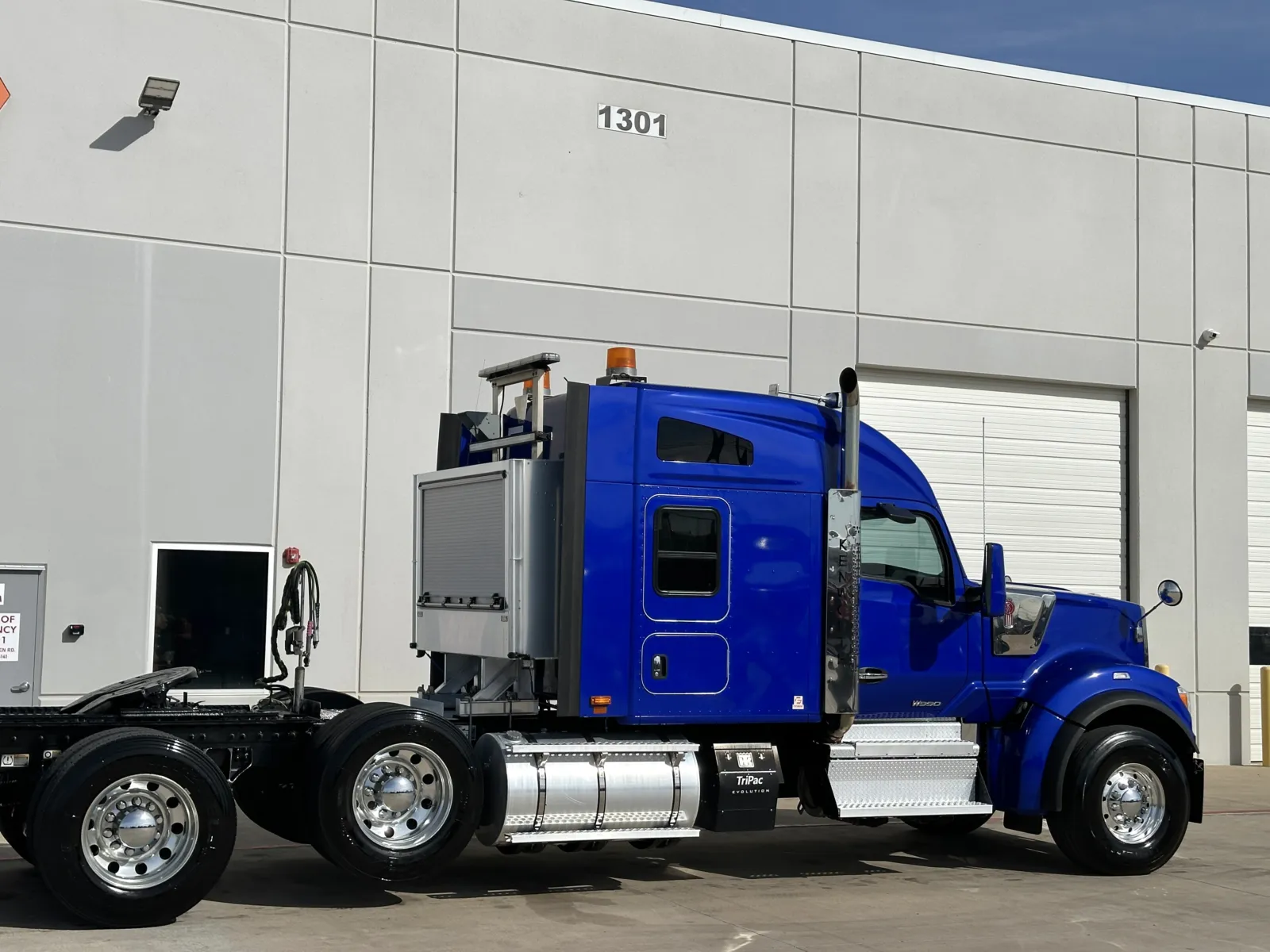 2022 Kenworth W990 - image 7