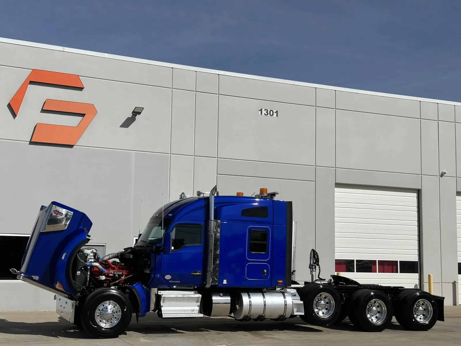 2022 Kenworth W990 - image 10