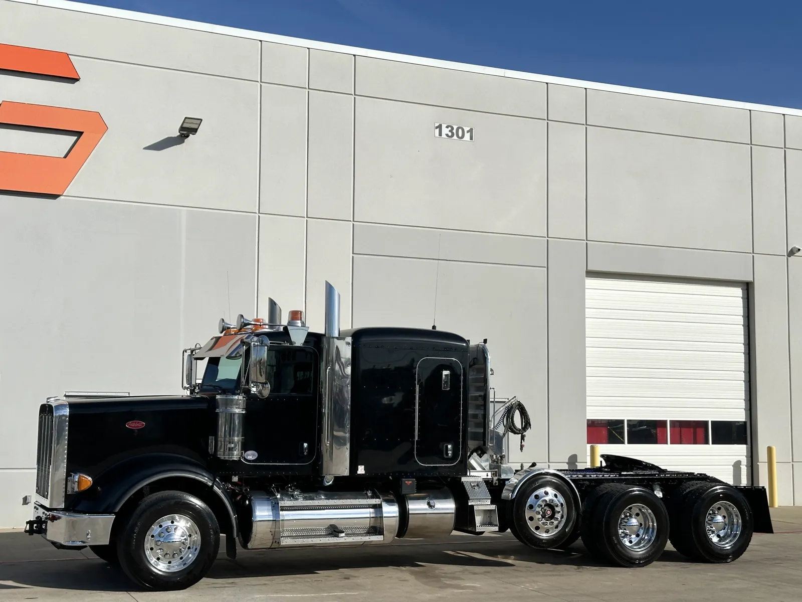 2020 Peterbilt - image 2