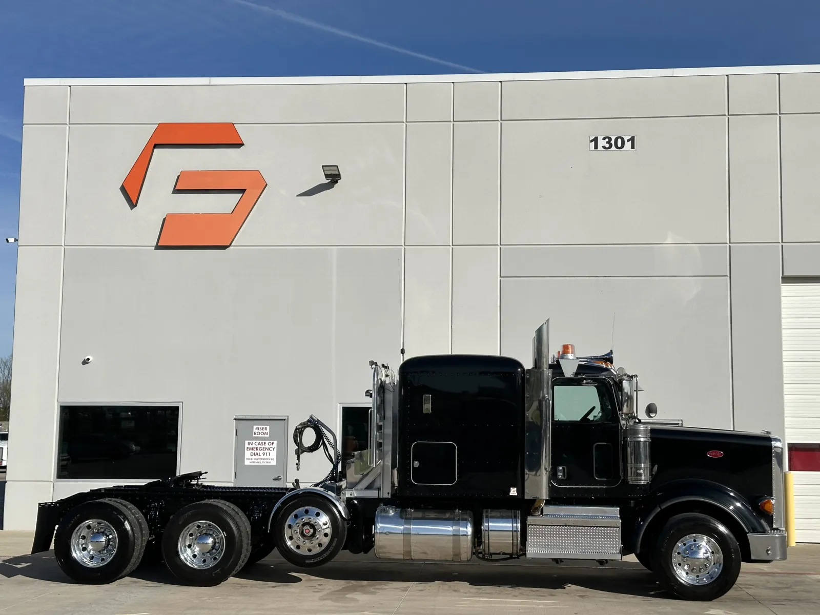 2020 Peterbilt - image 3