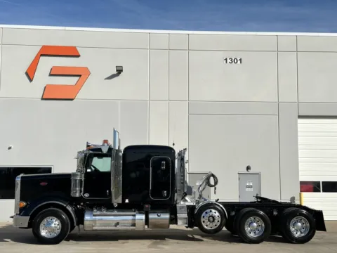 More photos of 2020 PETERBILT 367 at Forge Truck Centers - Texas, TX