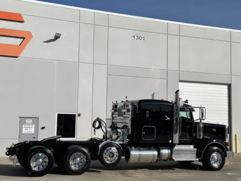 More photos of 2020 PETERBILT 367 at Forge Truck Centers - Texas, TX