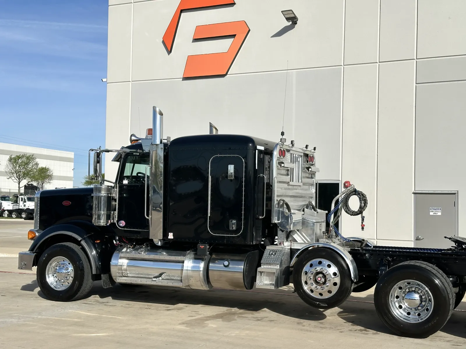 2020 Peterbilt - image 8