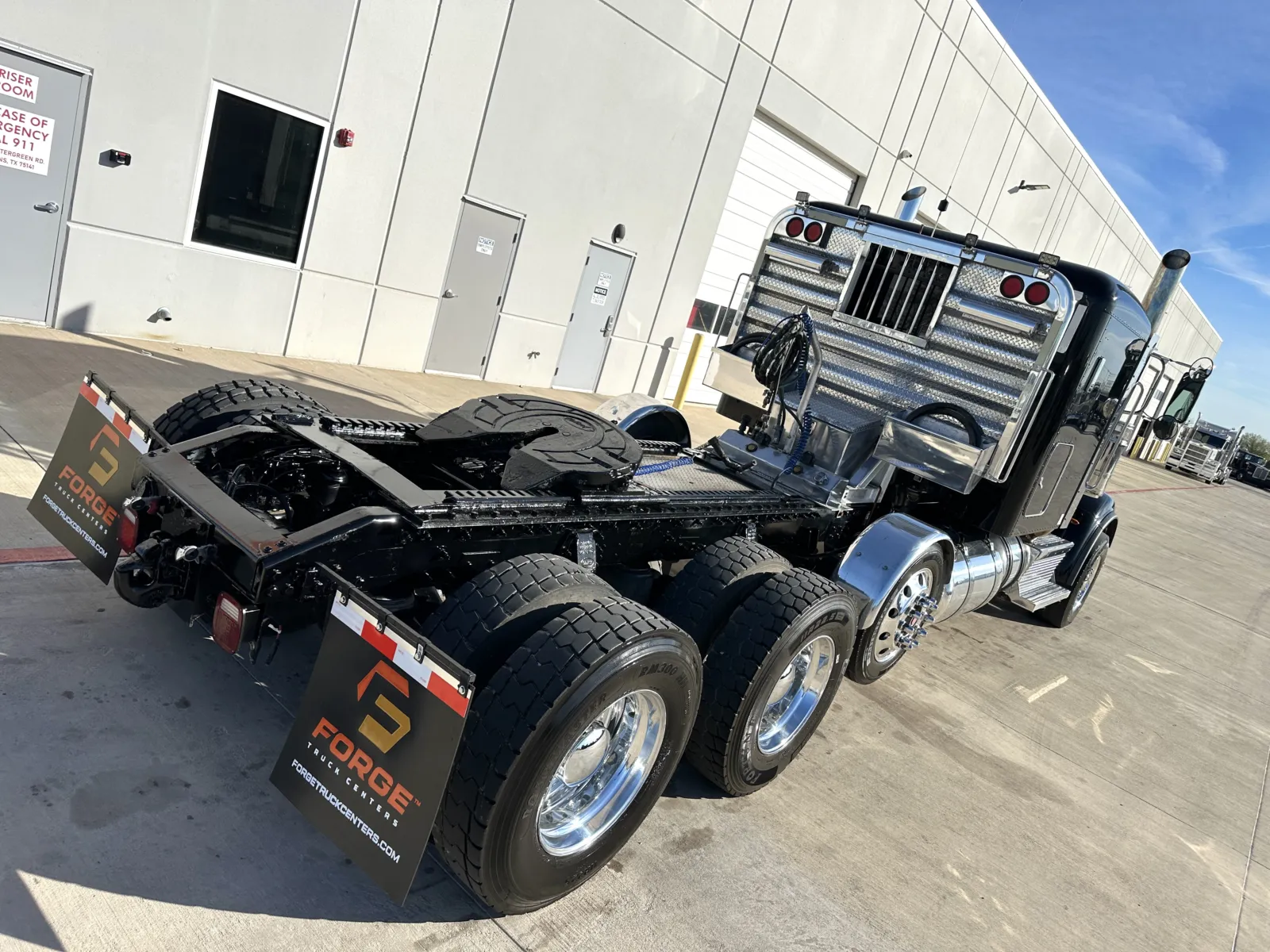 2020 Peterbilt - image 11
