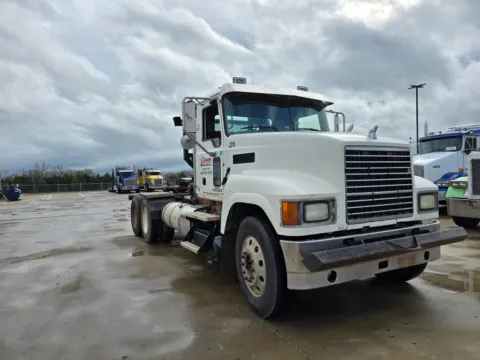 Photos of 2013 MACK PINNACLE for sale in Hutchins, TX at Forge Truck Centers - Texas