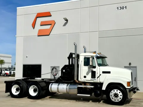 2013 MACK PINNACLE for sale in Hutchins, TX