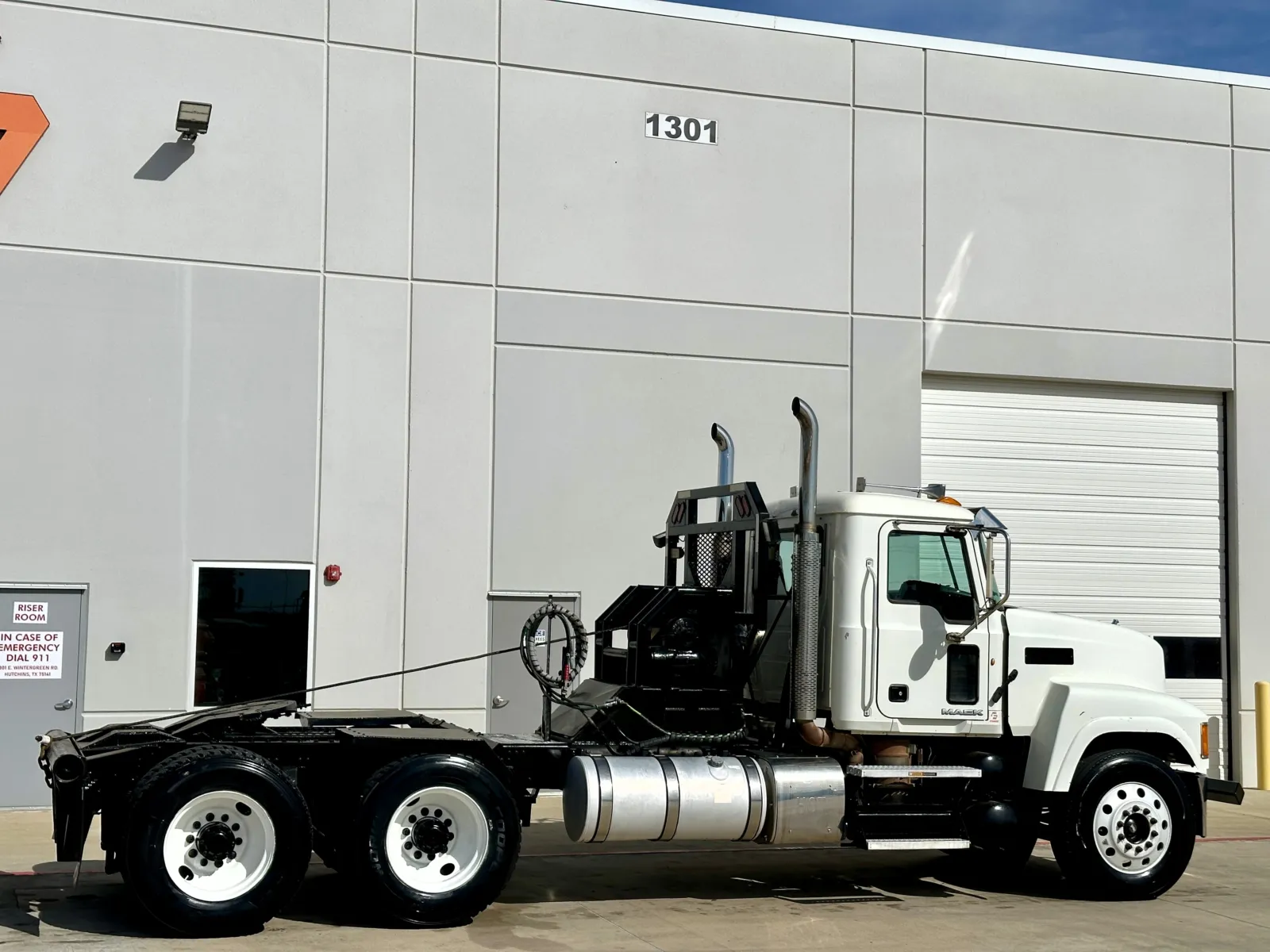 2013 Mack Pinnacle - image 5