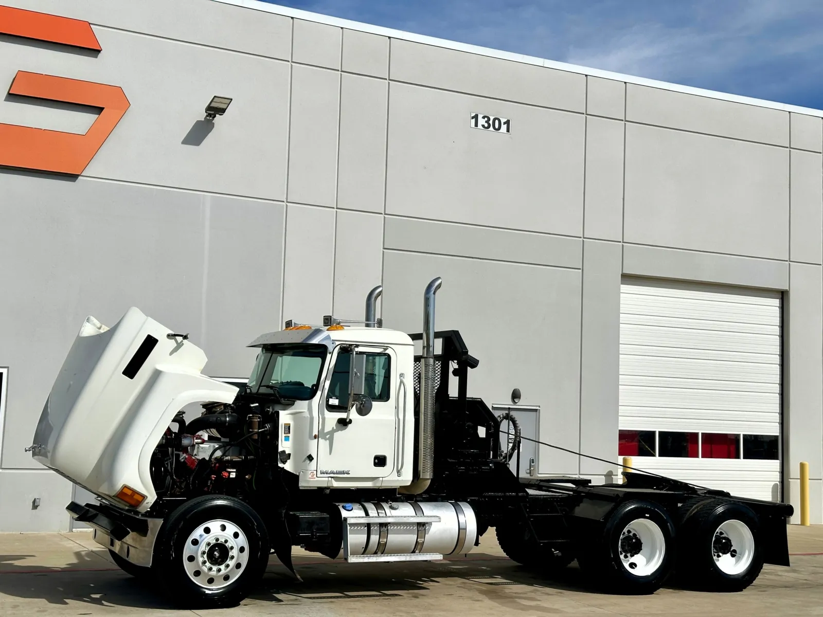 2013 Mack Pinnacle - image 10