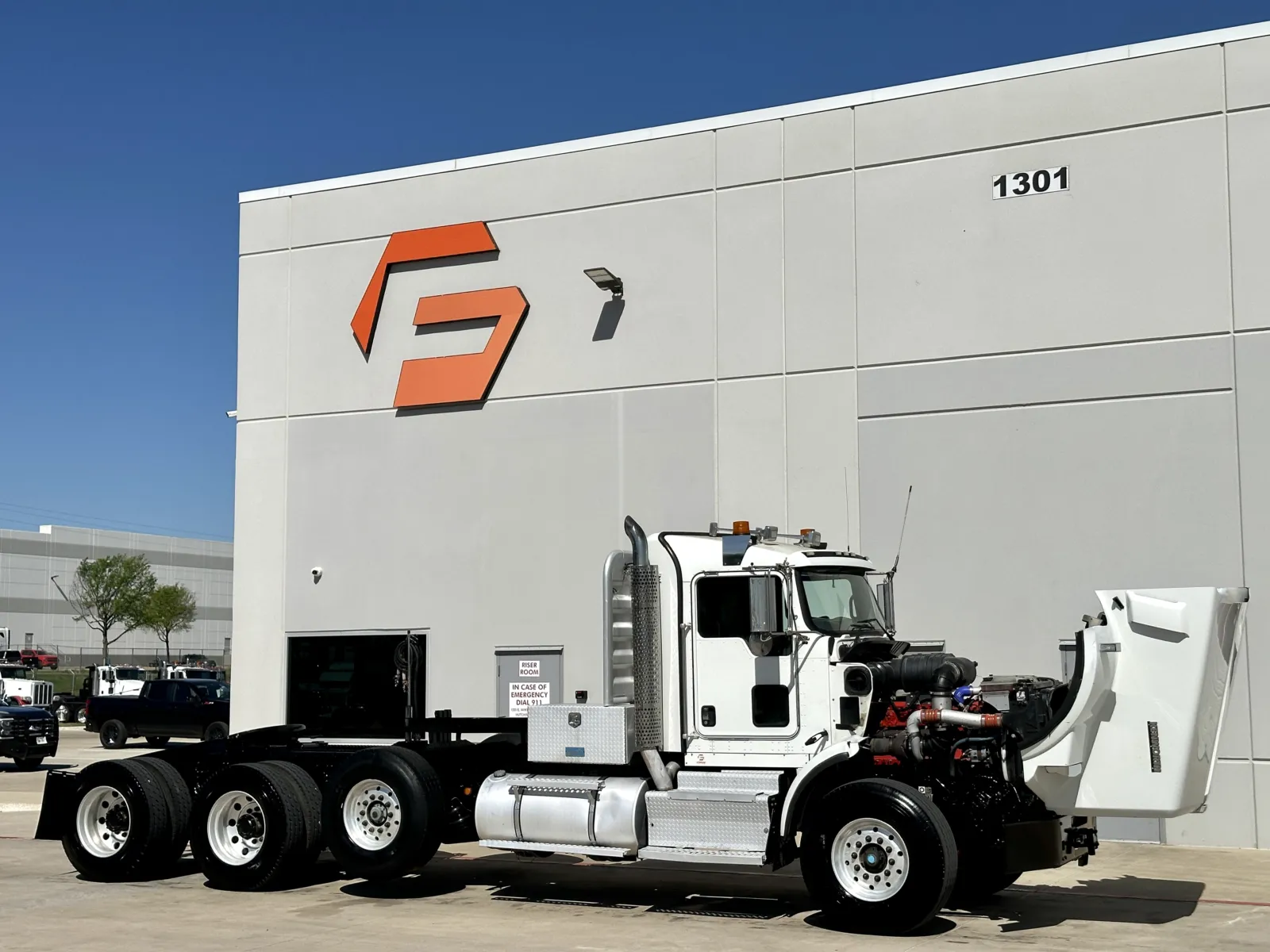 2014 Kenworth T800 - image 9