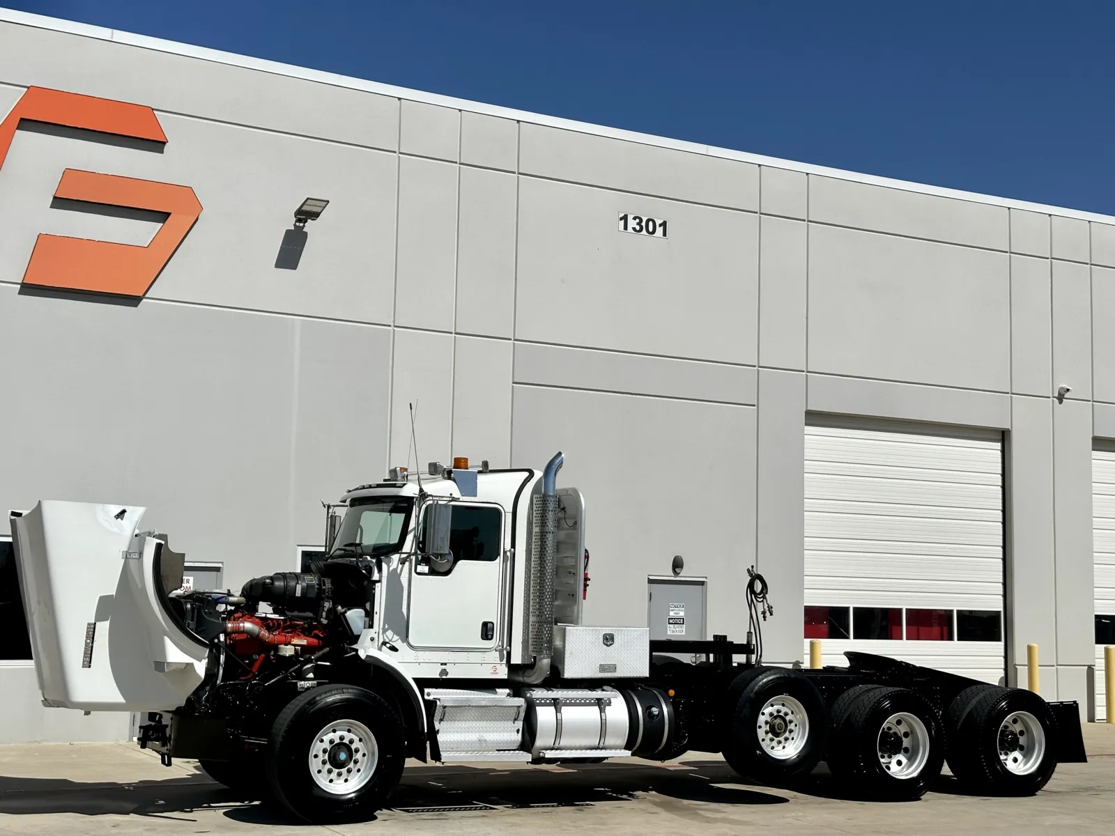 2014 Kenworth T800 - image 10
