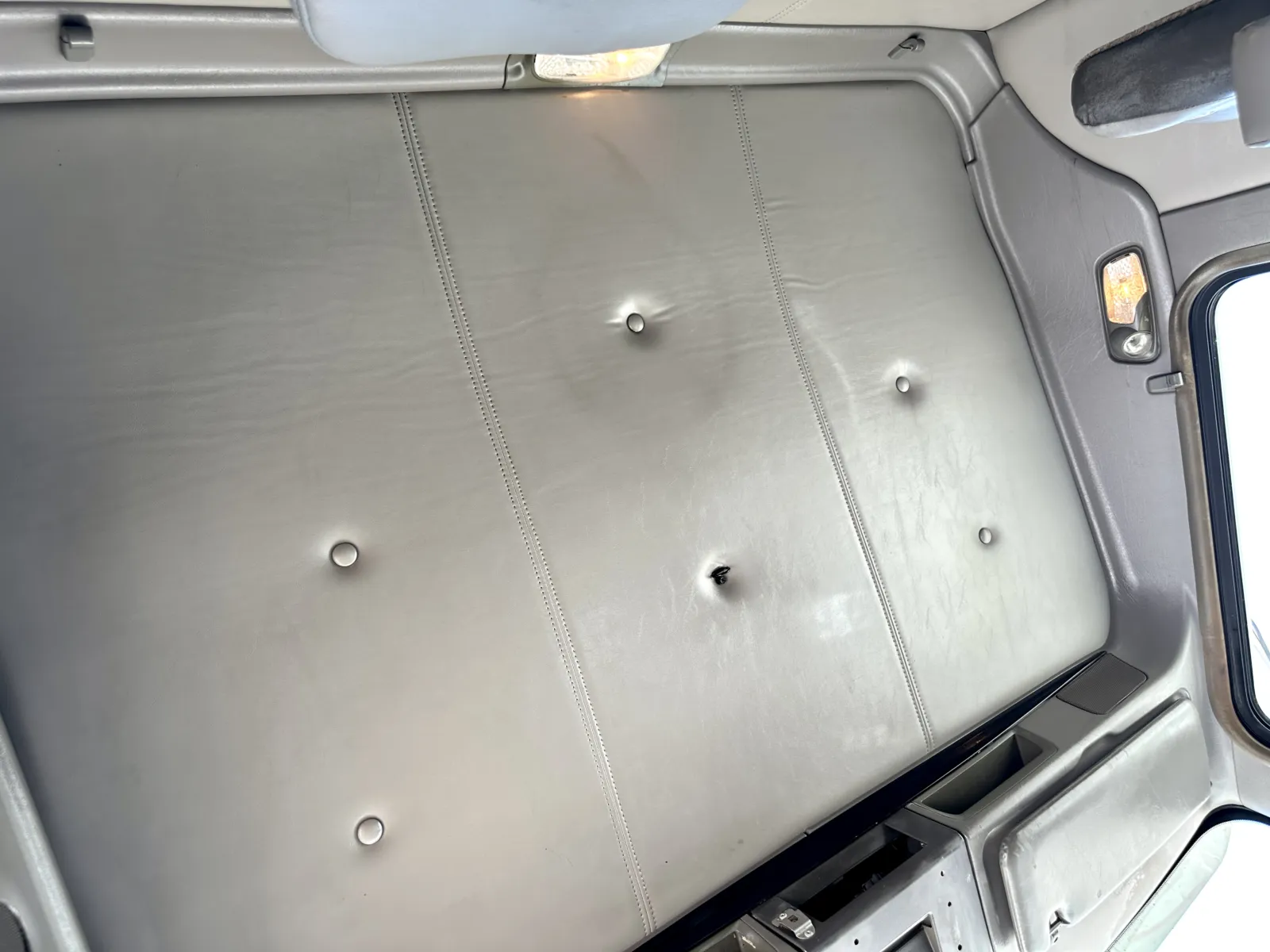 2014 Kenworth T800 - image 21