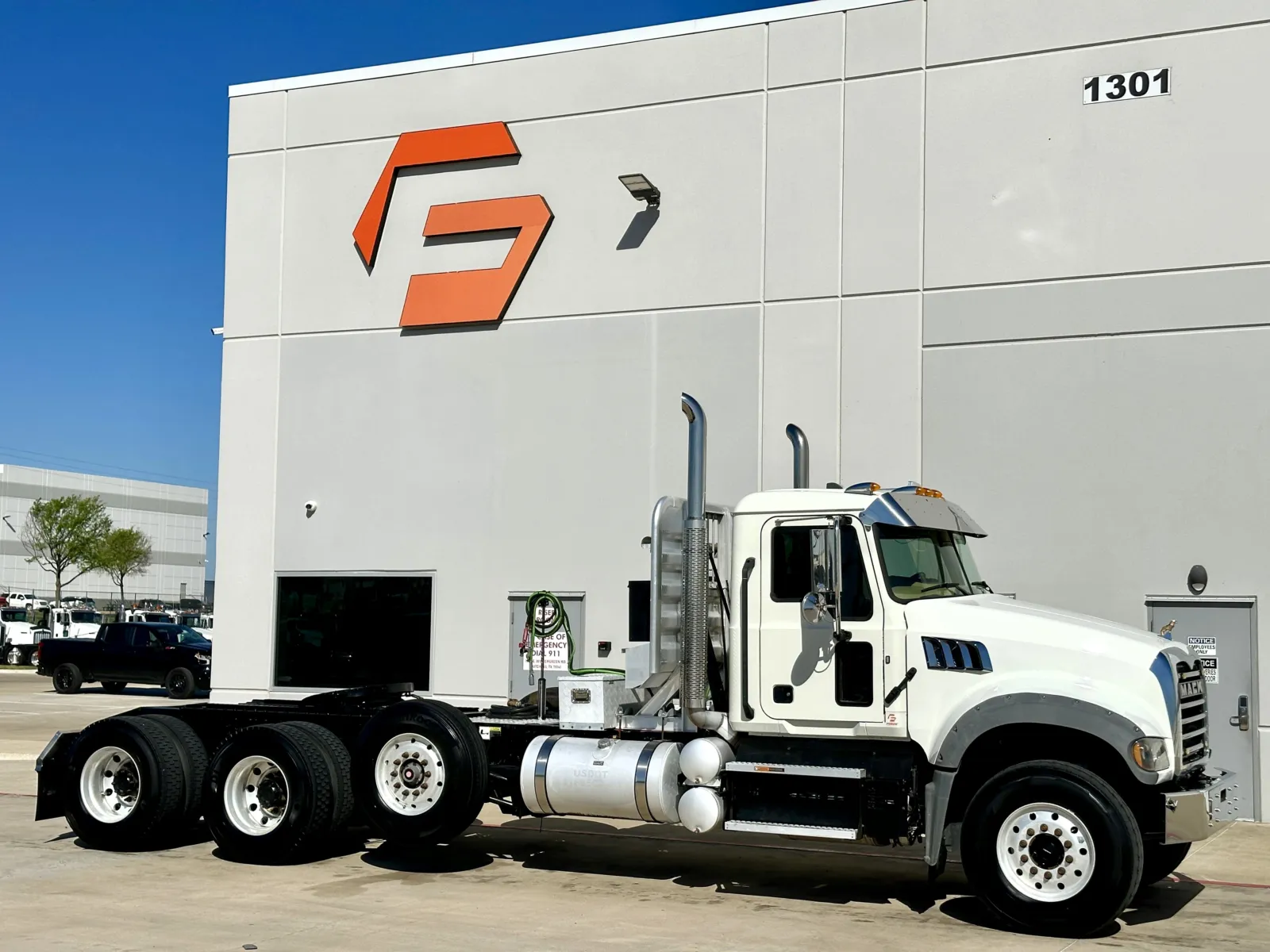 2019 MACK GRANITE