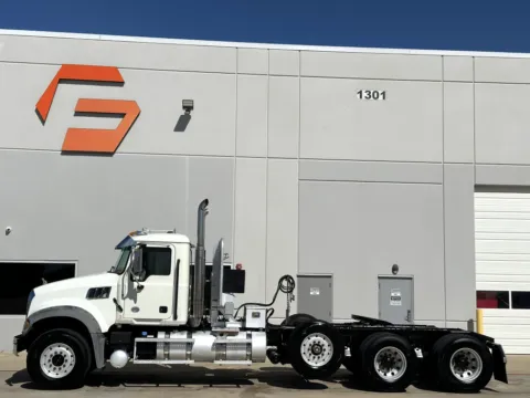 More photos of 2019 MACK GRANITE at Forge Truck Centers - Texas, TX