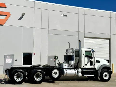 More photos of 2019 MACK GRANITE at Forge Truck Centers - Texas, TX