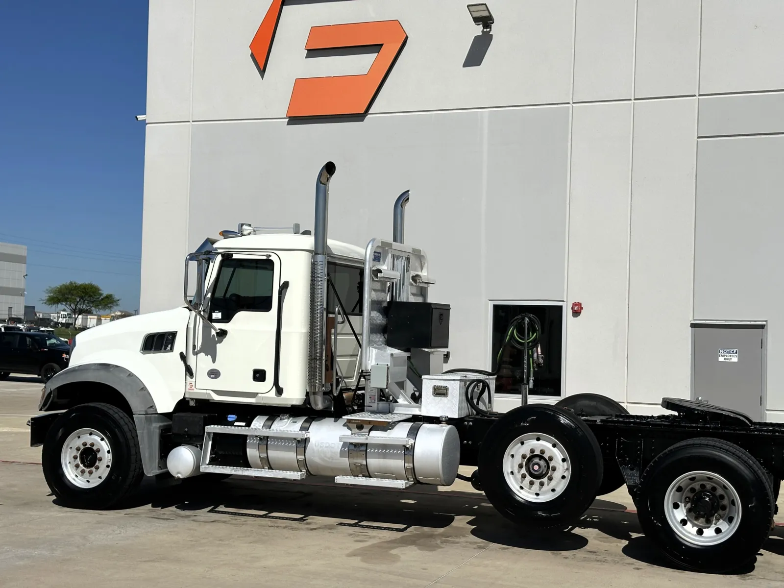 2019 Mack Granite - image 8