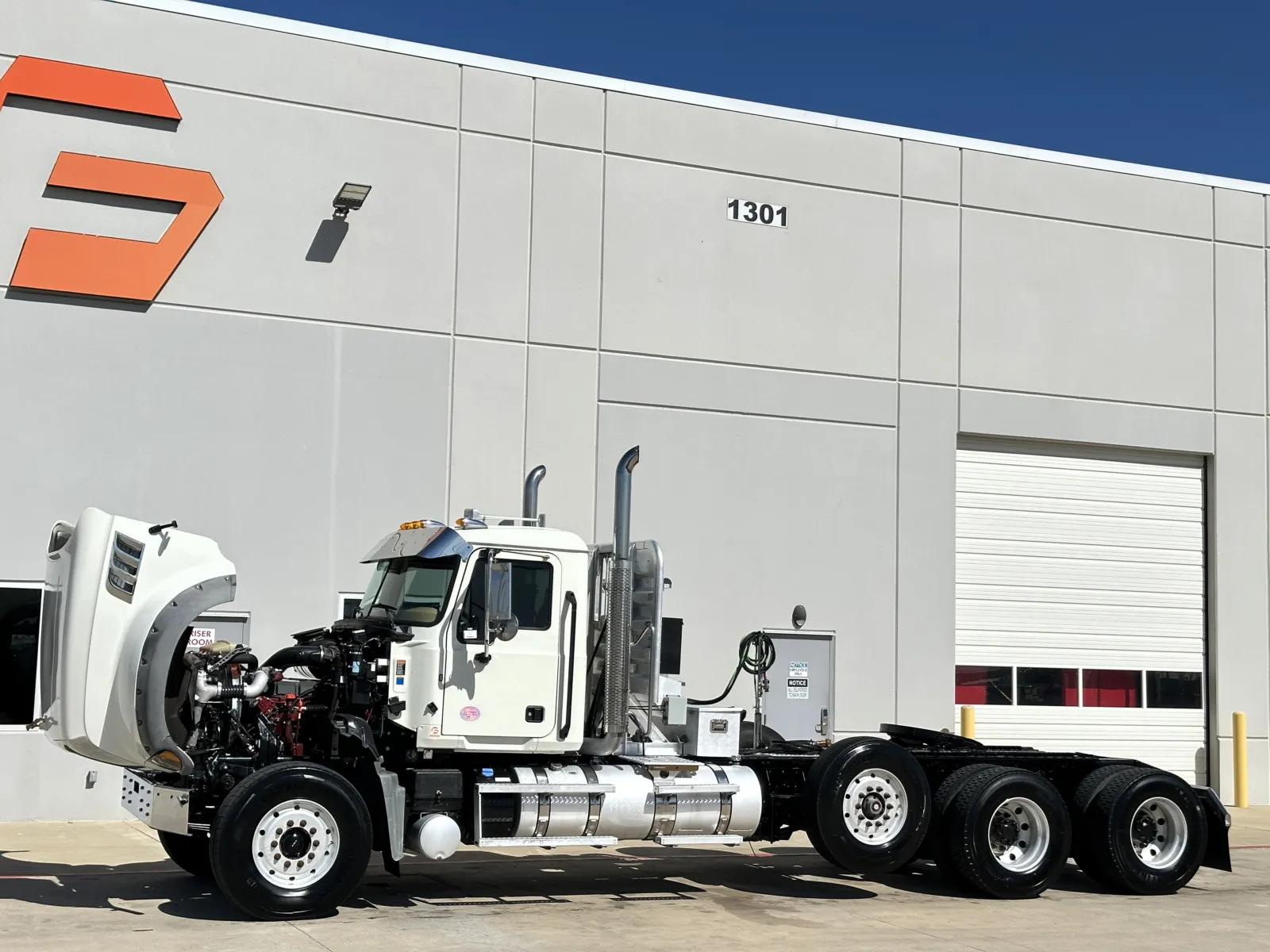 2019 Mack Granite - image 10