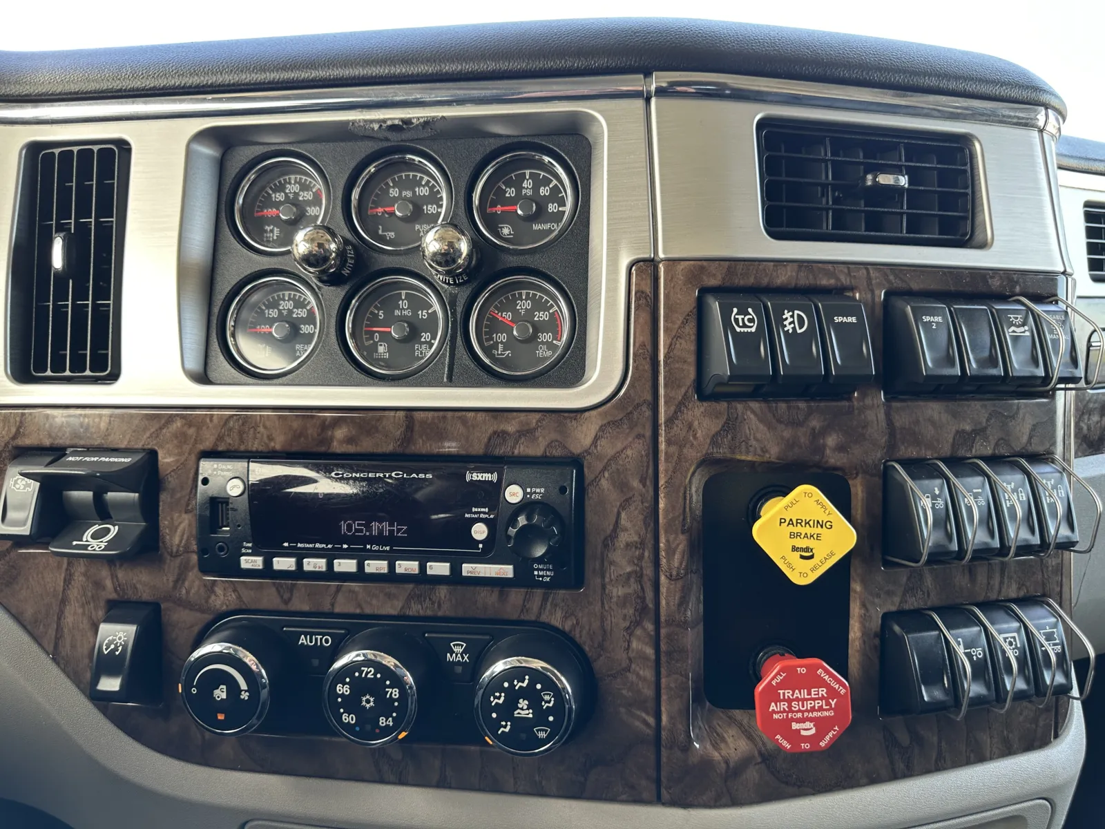 2025 Peterbilt - image 18