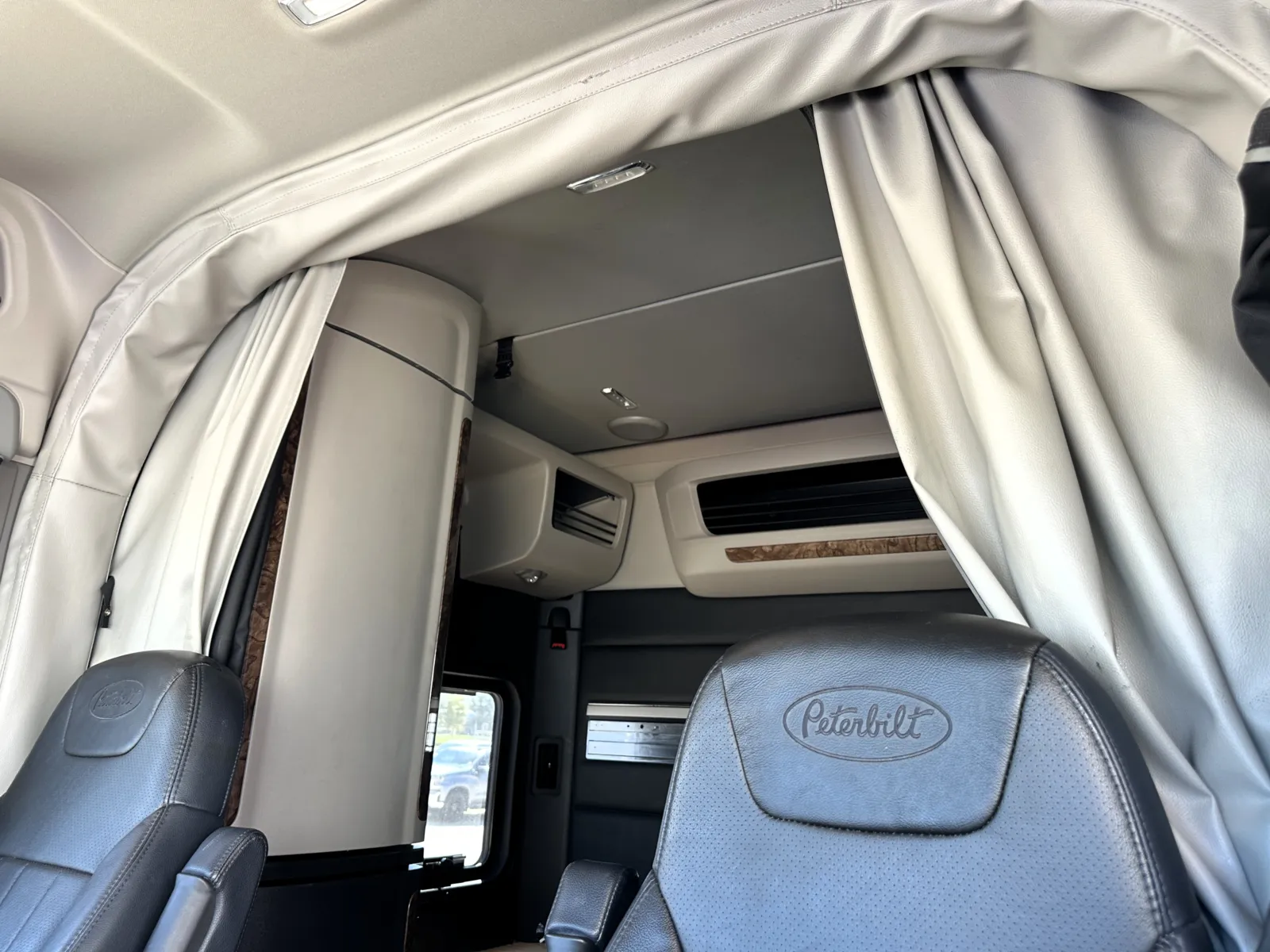 2025 Peterbilt - image 20