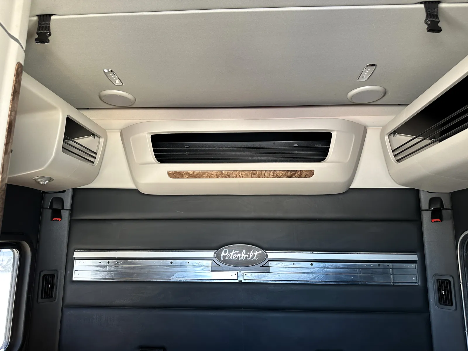 2025 Peterbilt - image 23