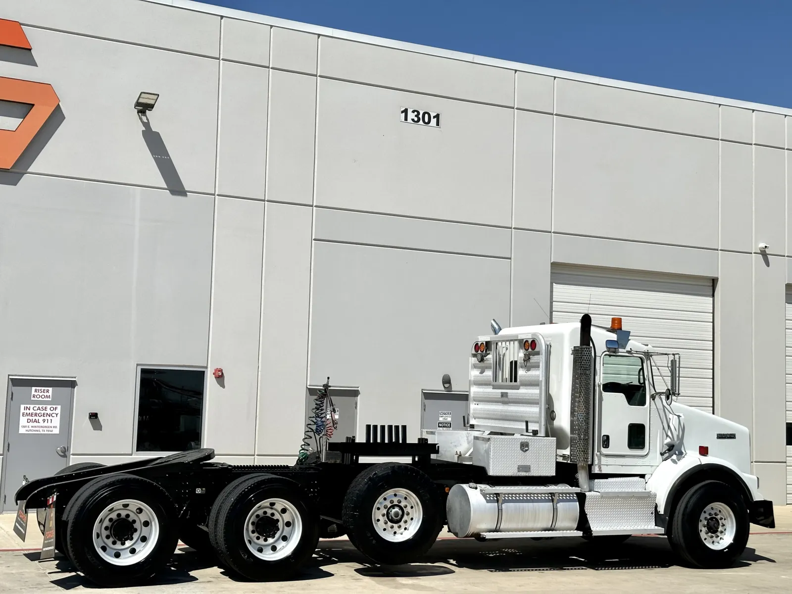 2015 Kenworth T800 - image 5