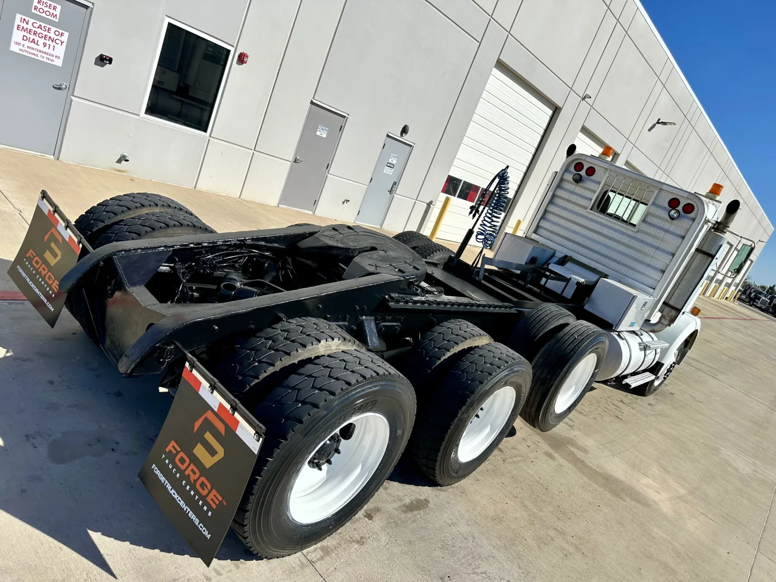 2001 Kenworth T800 - image 11