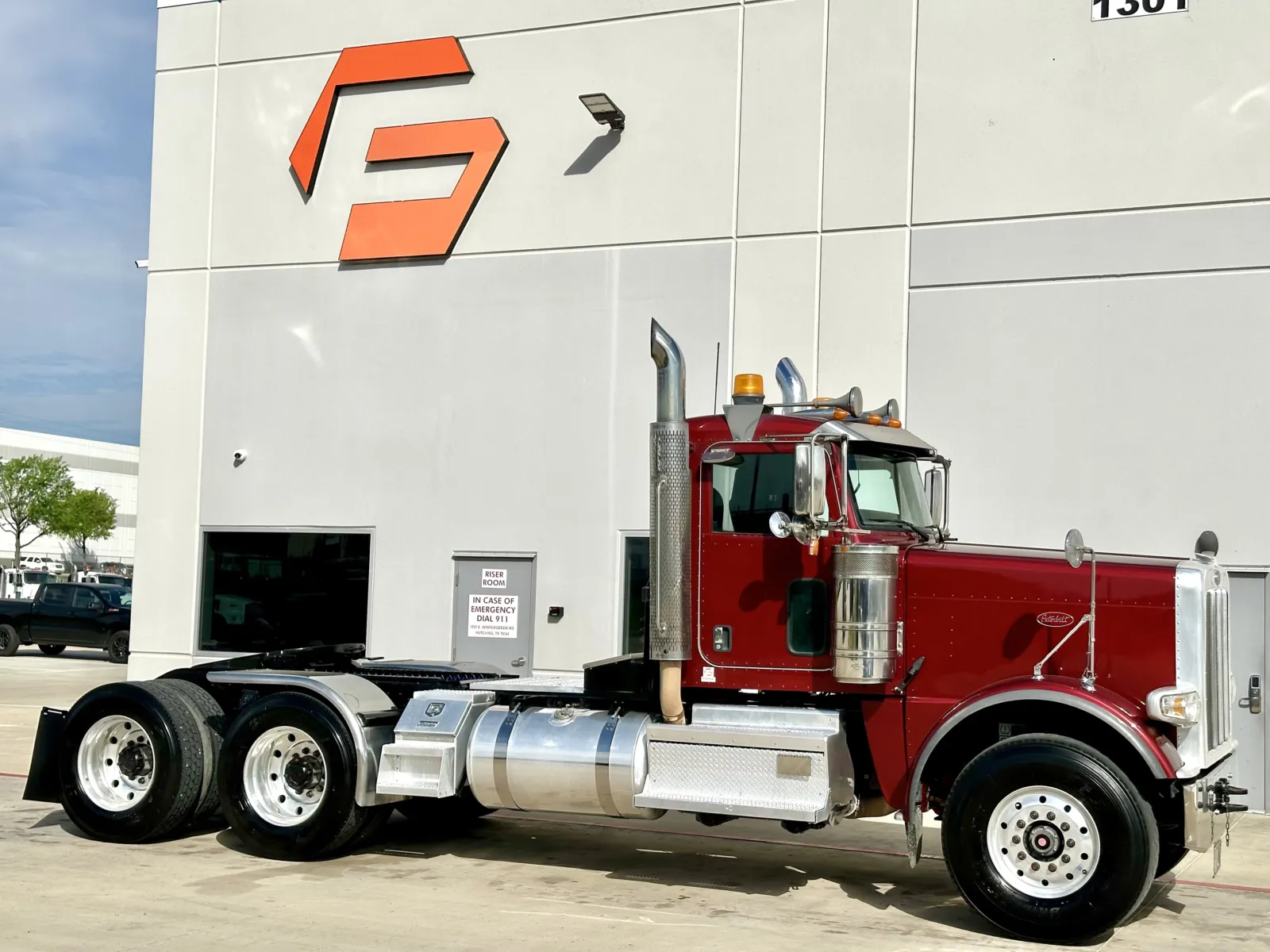 2018 PETERBILT 389