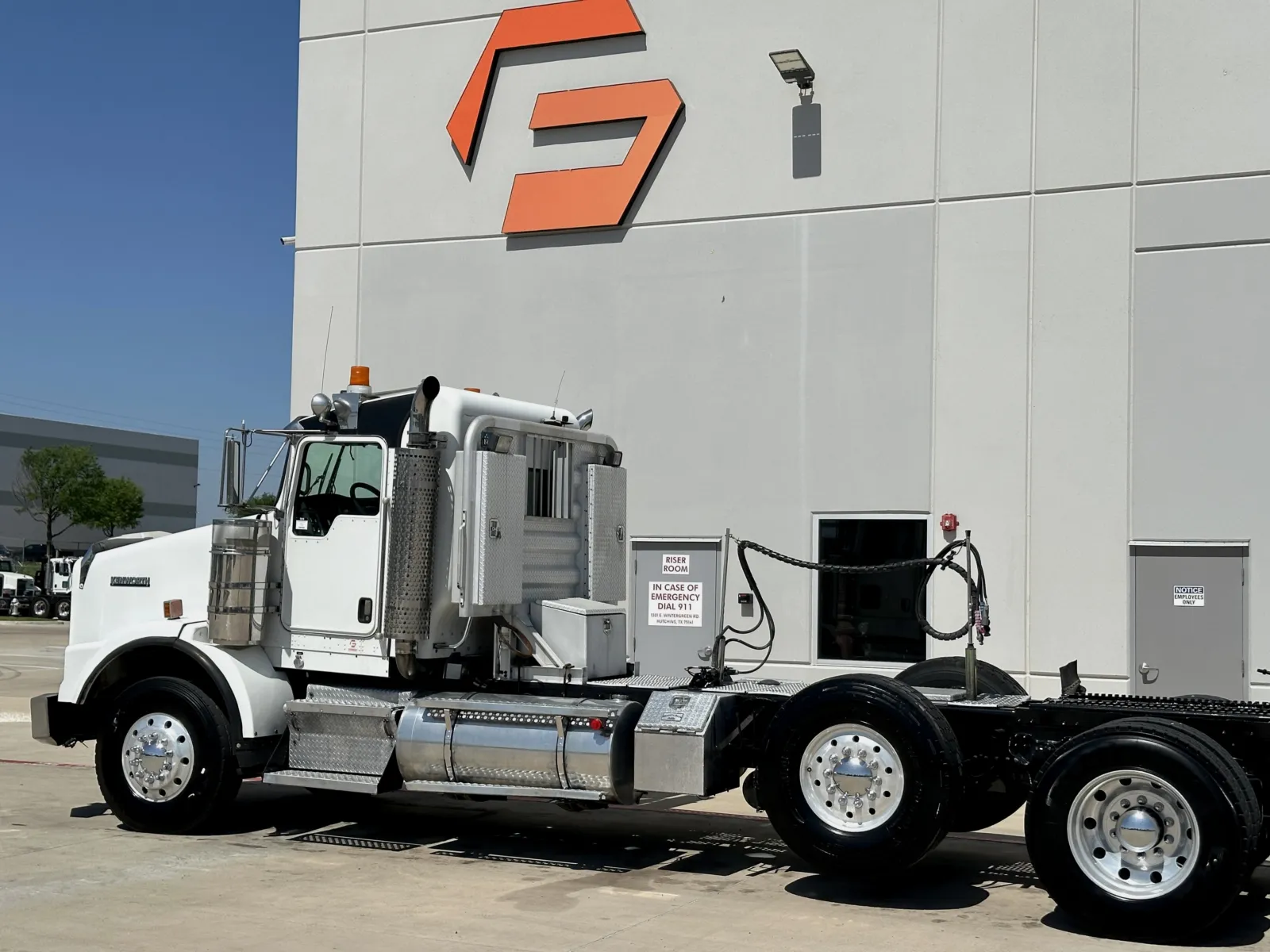 2007 Kenworth T800 - image 8