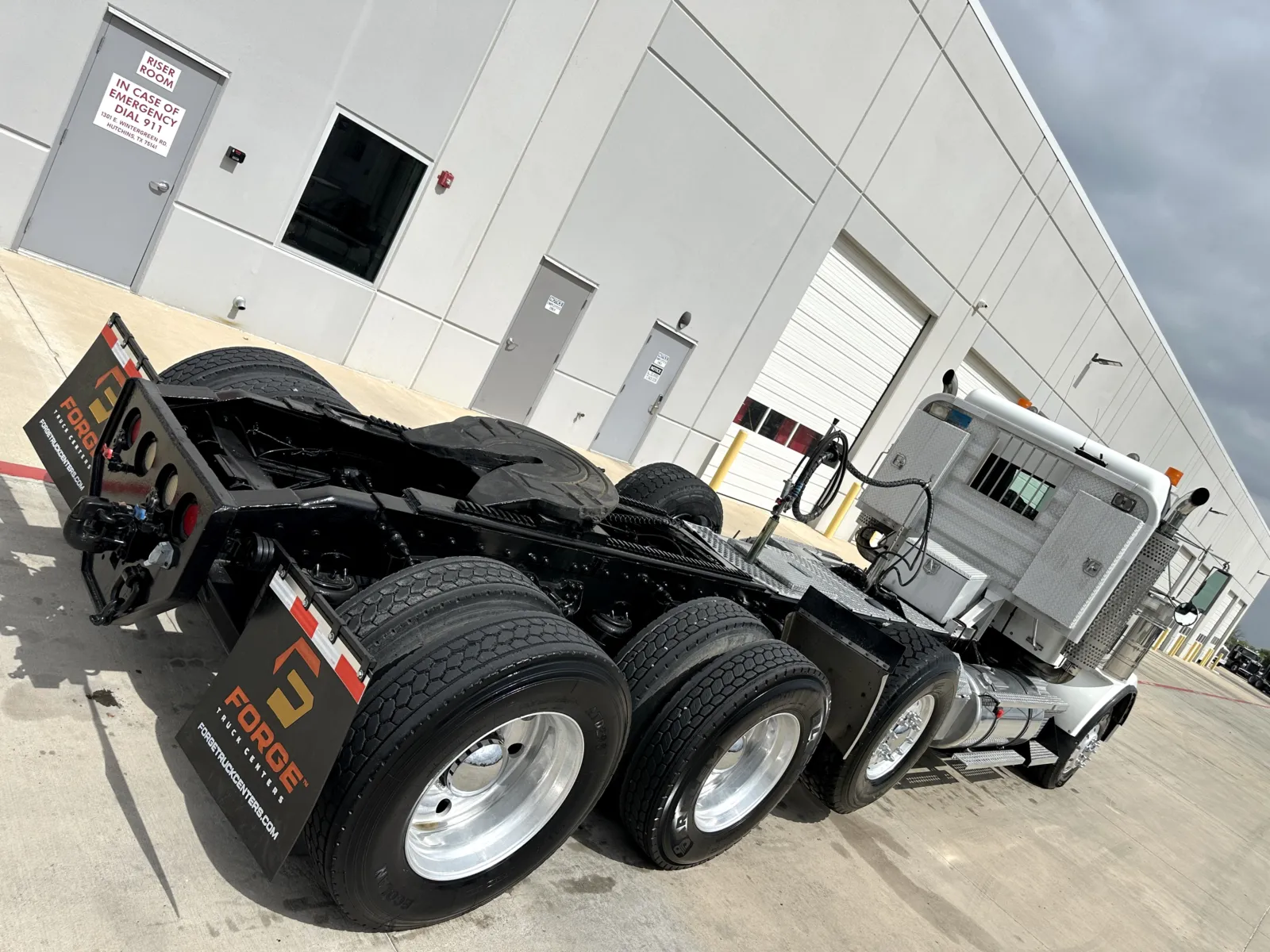 2007 Kenworth T800 - image 11