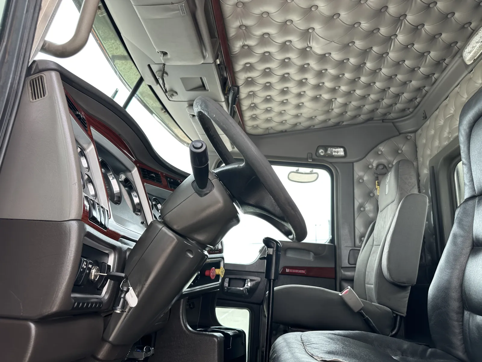 2007 Kenworth T800 - image 14