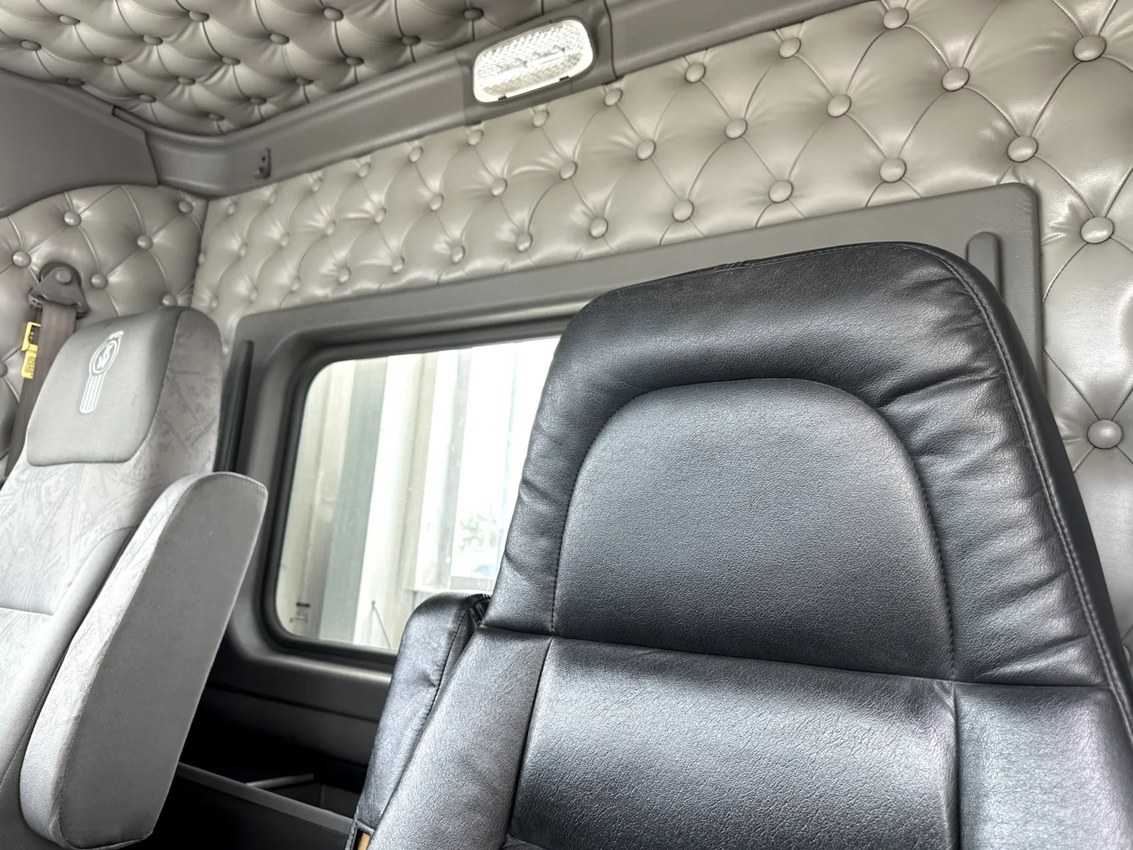 2007 Kenworth T800 - image 20