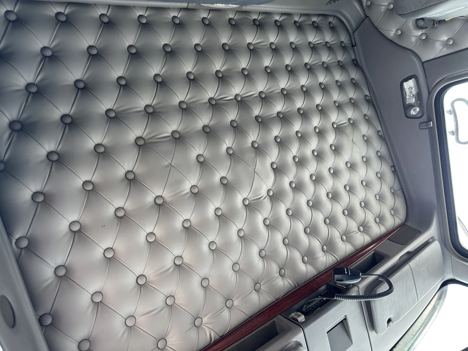 2007 Kenworth T800 - image 21