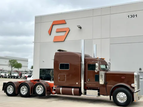 2022 PETERBILT 389 for sale in Hutchins, TX
