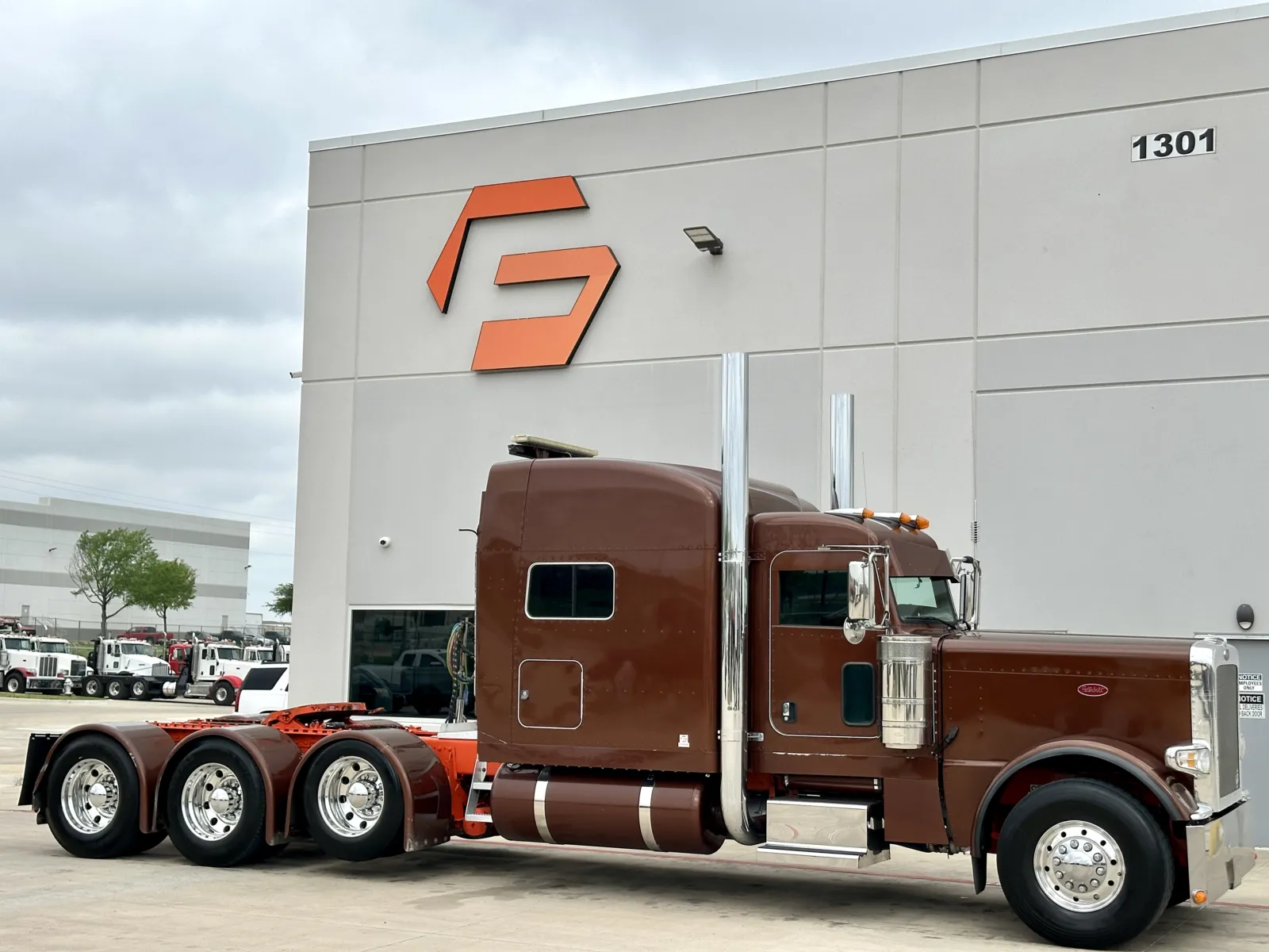 2022 PETERBILT 389 for sale in Hutchins, TX